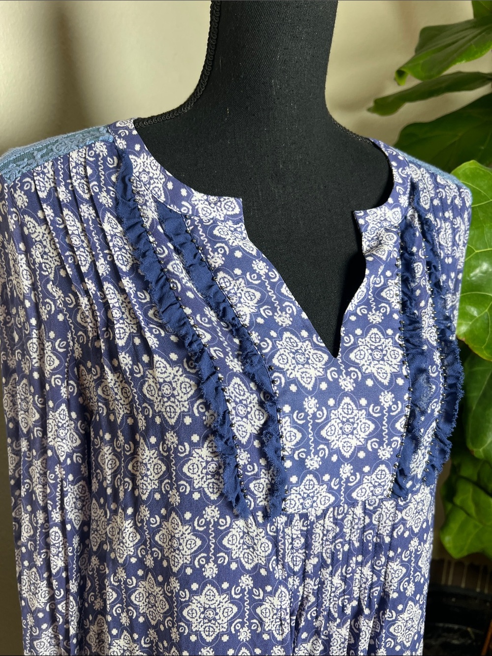 Sundance Women’s V-Neck Boho Lace Ruffle Beaded Blouse Top Size Medium NEW